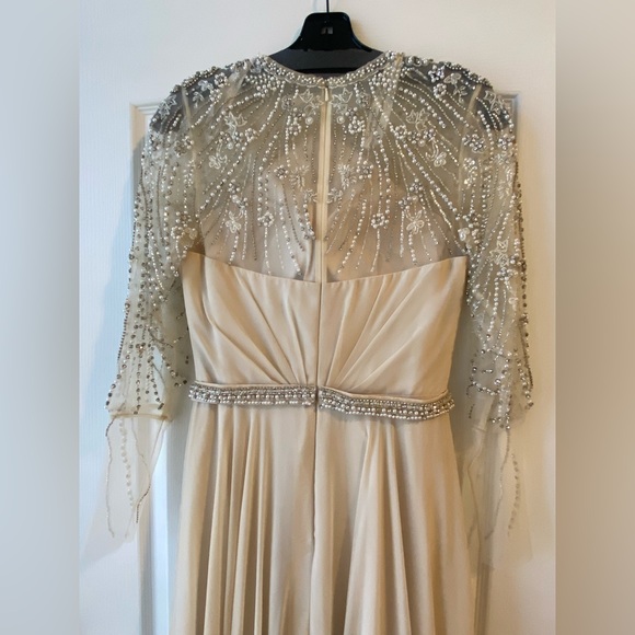 Beautiful bridesmaids dress or a engagement dress - Picture 3 of 7